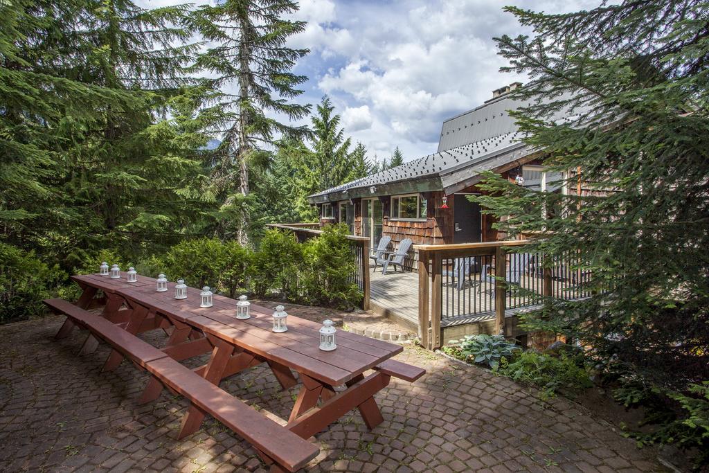 Ubc Whistler Lodge Bagian luar foto