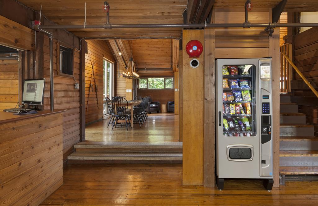 Ubc Whistler Lodge Bagian luar foto