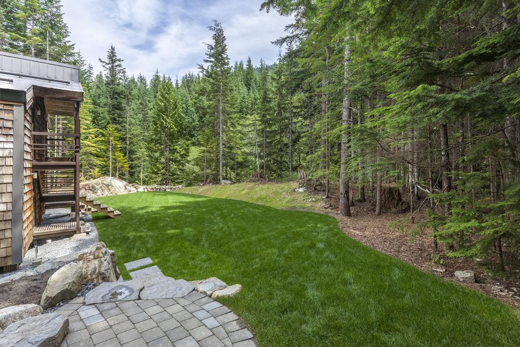 Ubc Whistler Lodge Bagian luar foto