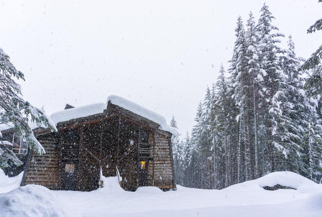 Ubc Whistler Lodge Bagian luar foto