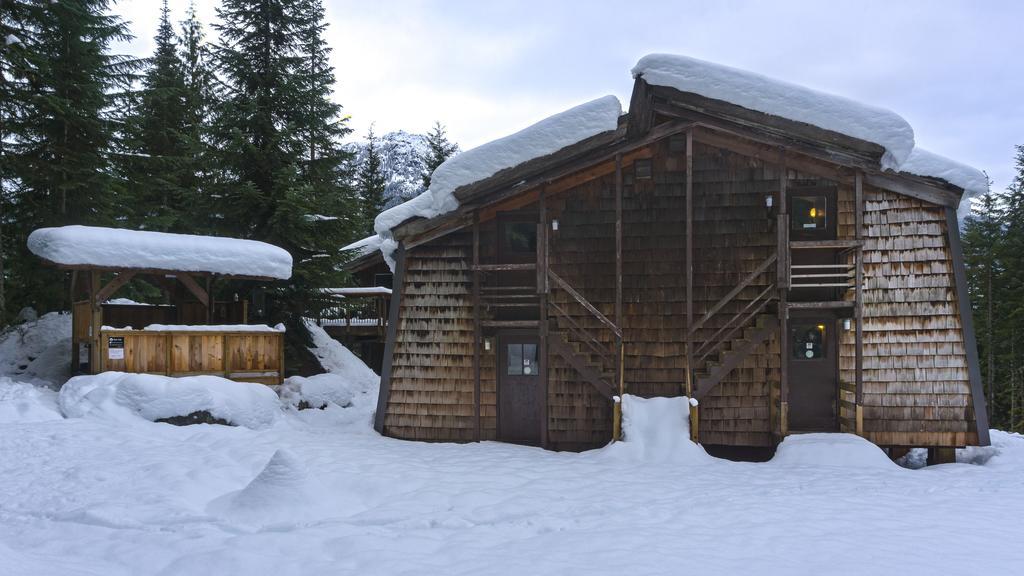 Ubc Whistler Lodge Bagian luar foto