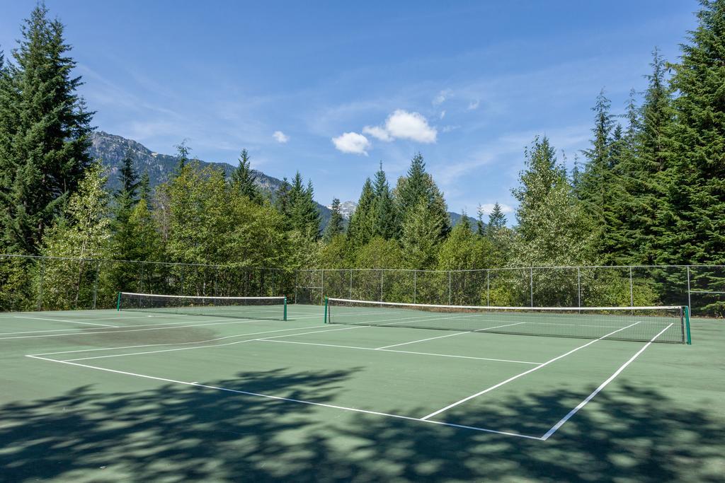 Ubc Whistler Lodge Bagian luar foto