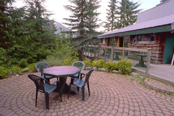 Ubc Whistler Lodge Bagian luar foto