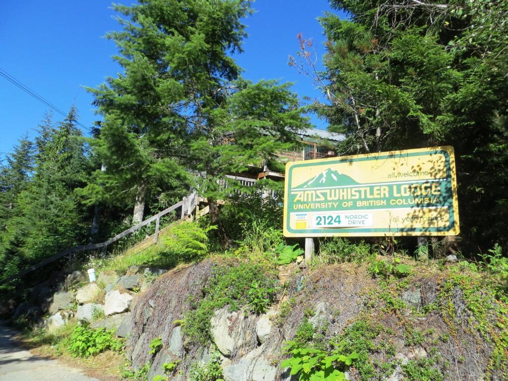 Ubc Whistler Lodge Bagian luar foto